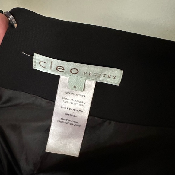 Flattering Black Pleated Skirt size 6 petite - Picture 4 of 4